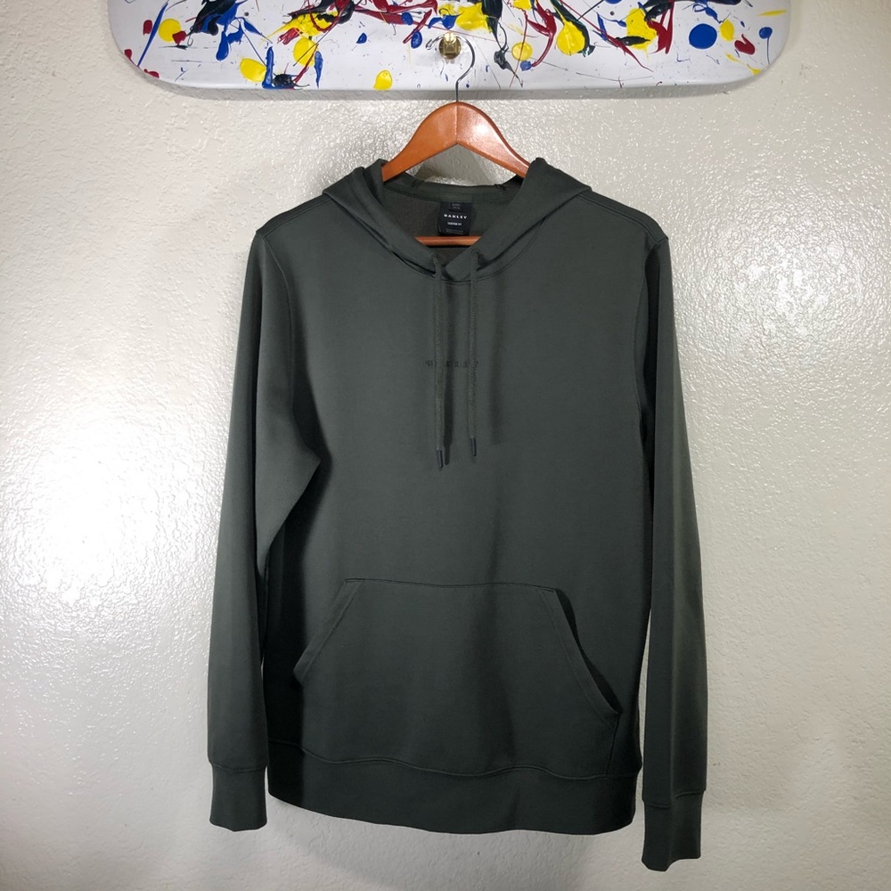 Oakley Hooded Sweatshirt. Men’s Large.